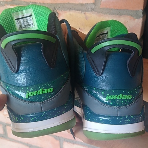 Nike jordans - Picture 4 of 4